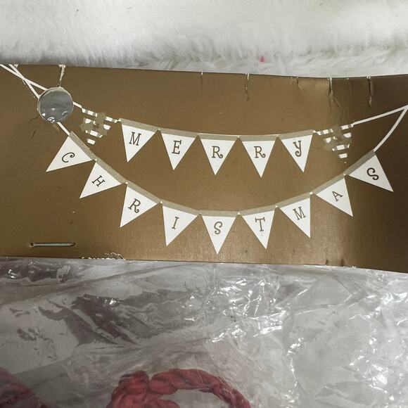 Sealed Pier 1 Pennant Banner Merry Christmas Buffalo Plaid Burlap w/Holly Accent - Picture 3 of 5